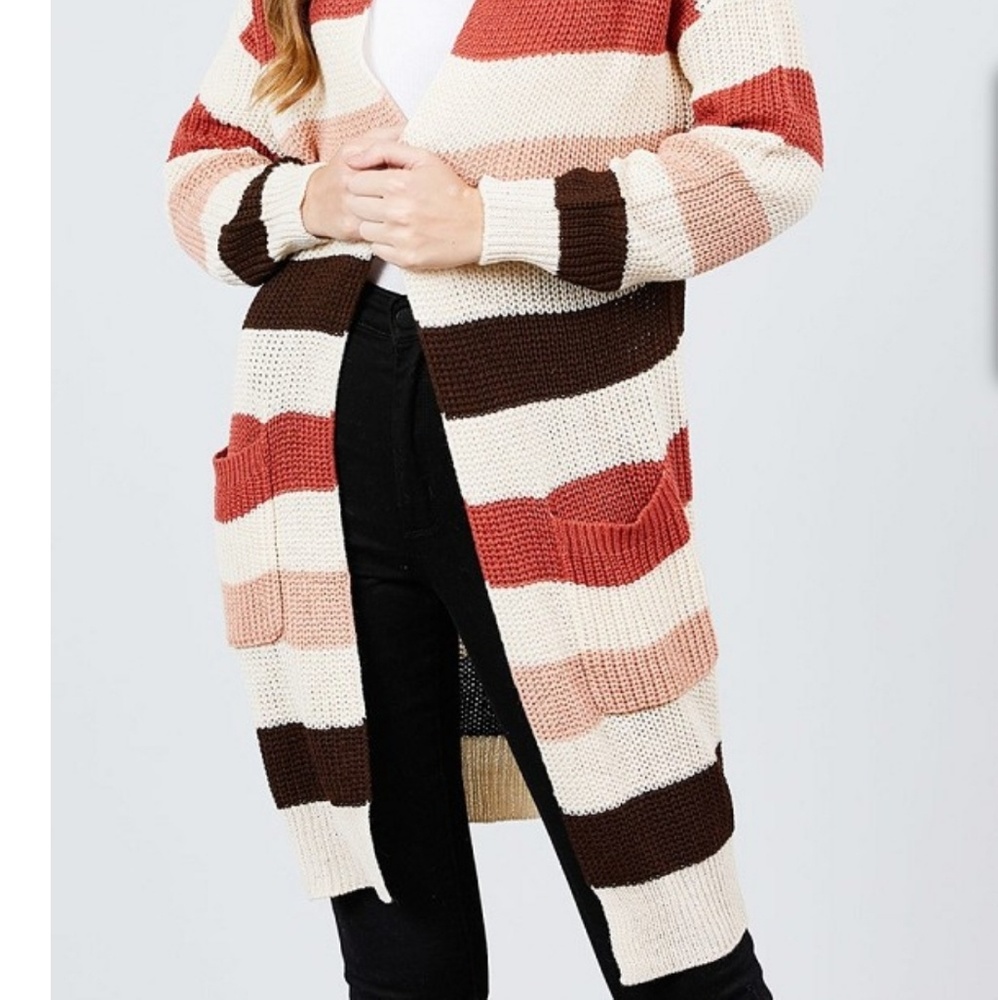 LAST 2! Two Pocket Color Block Cardigan - Picture 4 of 5